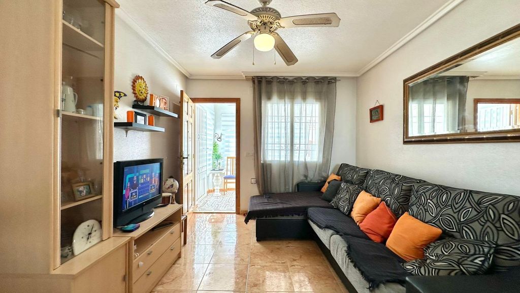 Property photo 3 of 44