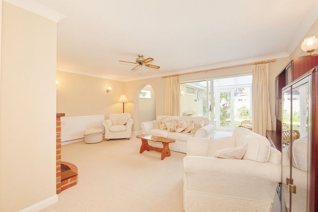 Property photo 2 of 18