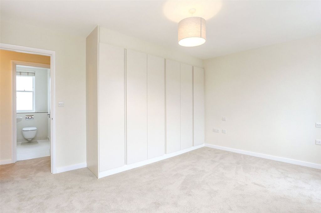 Property photo 3 of 6