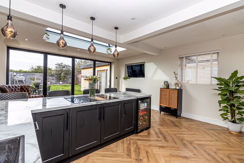 Property photo 2 of 36 .