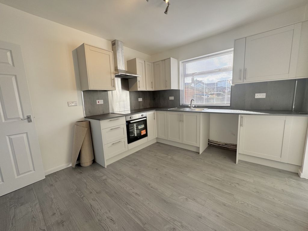 Property photo 3 of 12 Img_5909