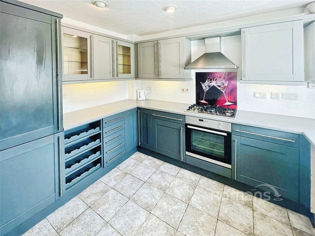 Property photo 2 of 16 Picture No. 11