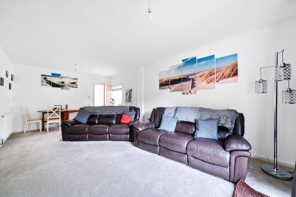 Property photo 3 of 11 Picture No. 04