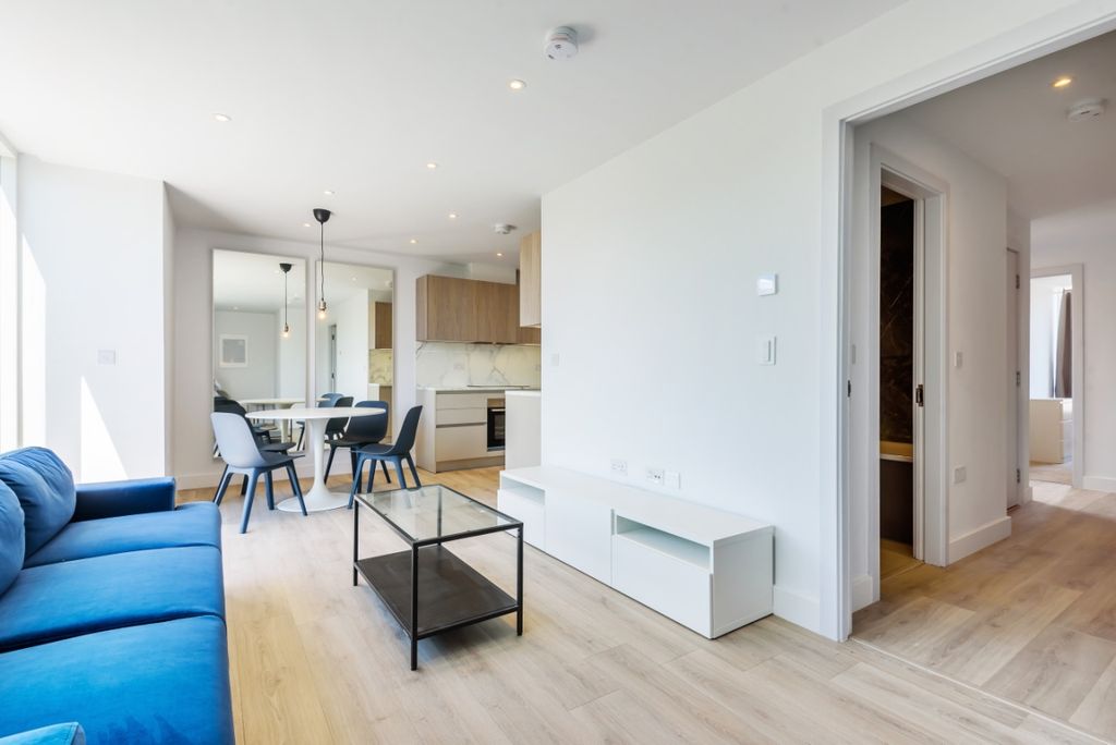 Property photo 3 of 16 882951 (1)