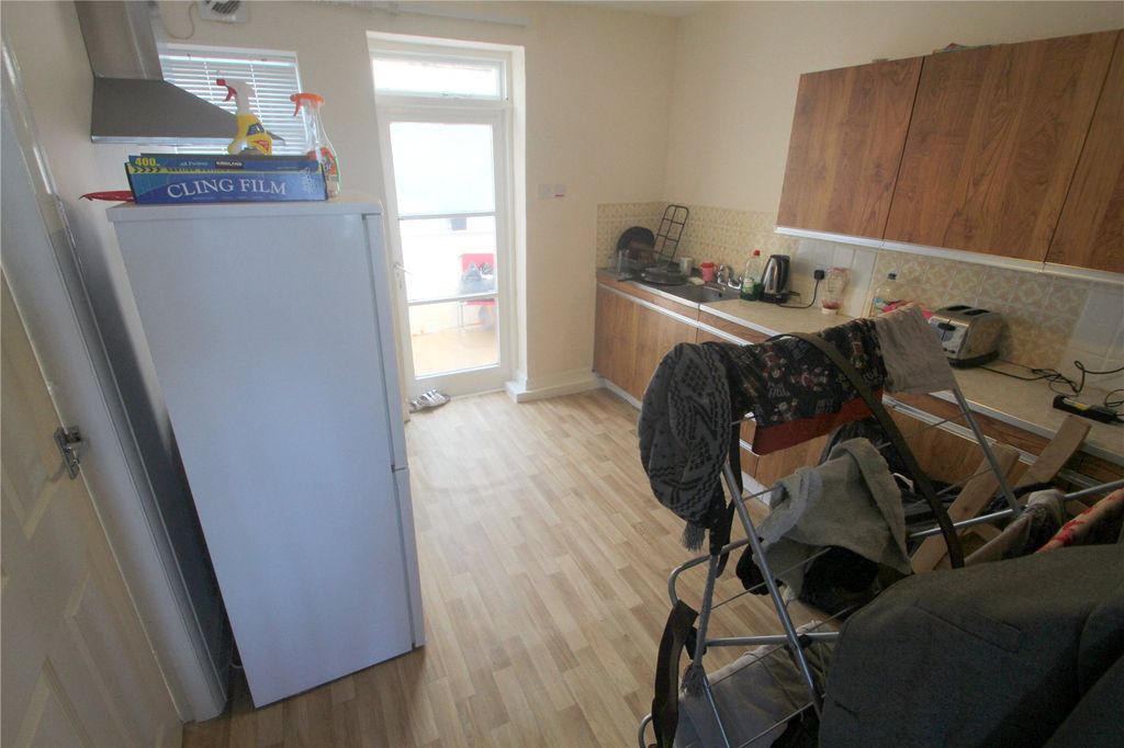 Property photo 3 of 8 Picture No. 04