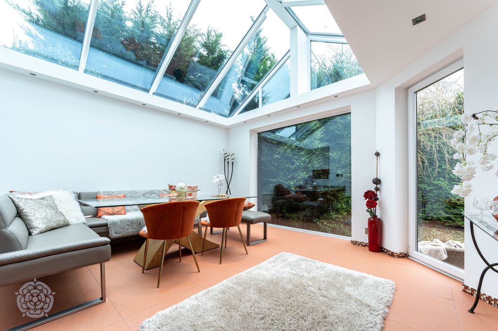 Property photo 2 of 43 Orangery