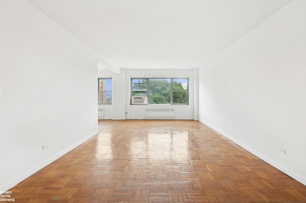 Property photo 2 of 12 <Alttext/>