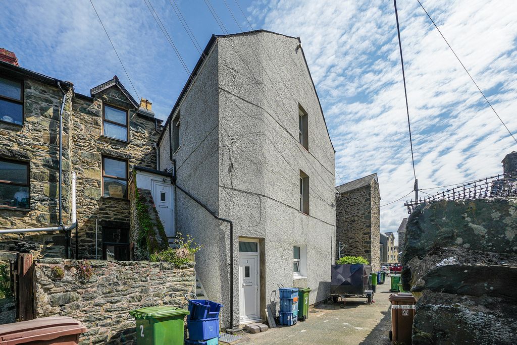 Property photo 1 of 34