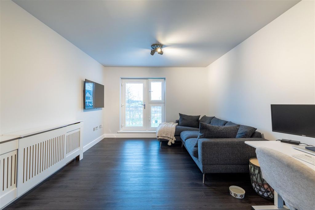 Property photo 2 of 17 S002.Jpg