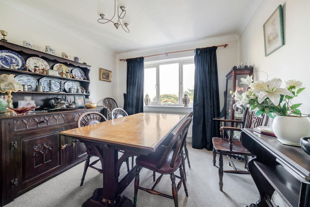 Property photo 3 of 14 Dining Room