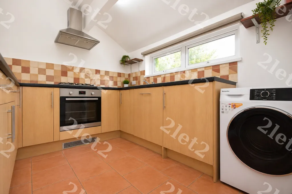 House in Cardiff CF14, Gabalfa - More
