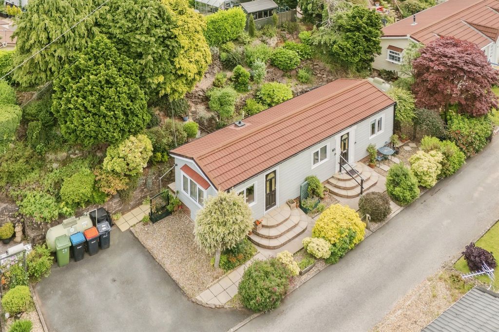 Property photo 1 of 21