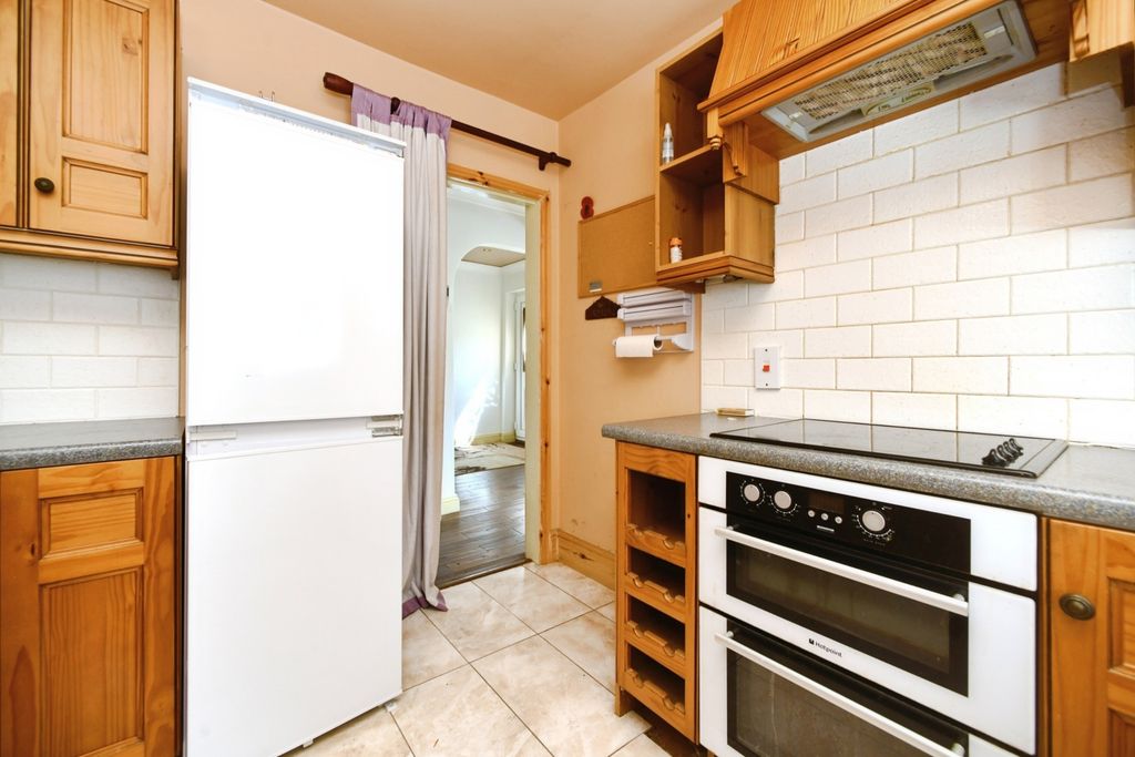 Property photo 3 of 16 Photo