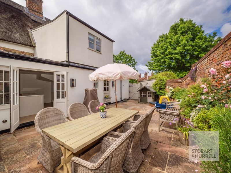 Property photo 3 of 36 Courtyard