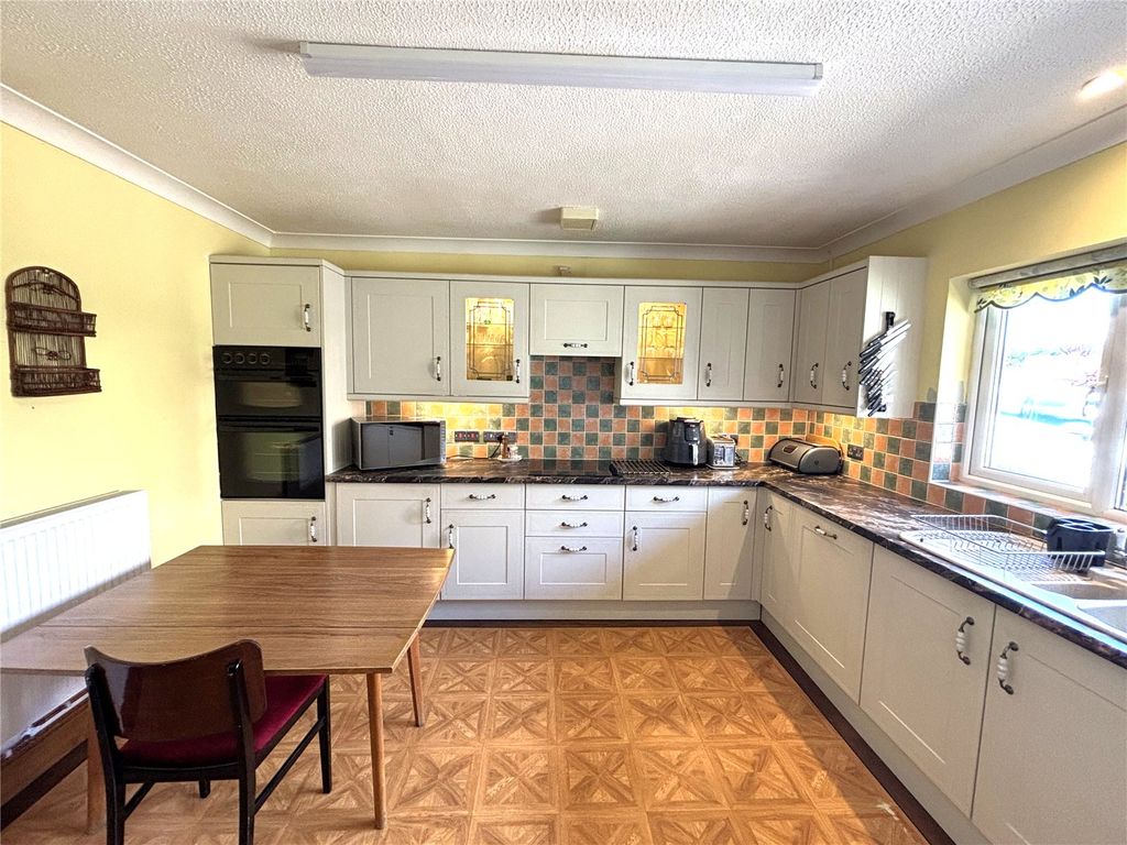 Property photo 2 of 24 Picture No. 04