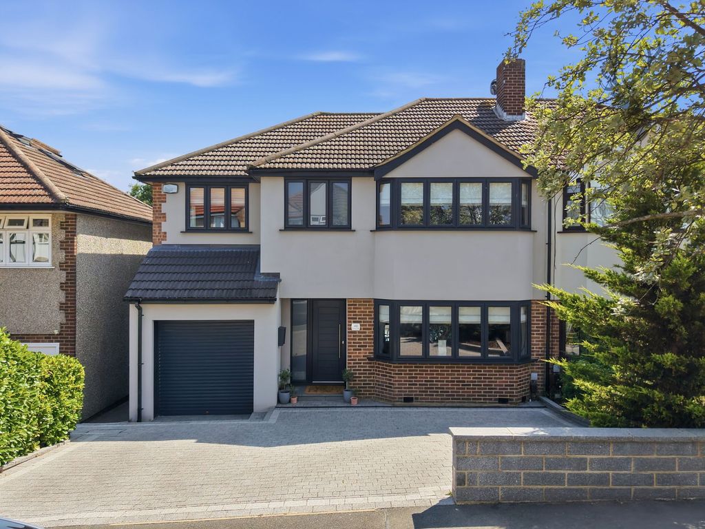 Property photo 1 of 33