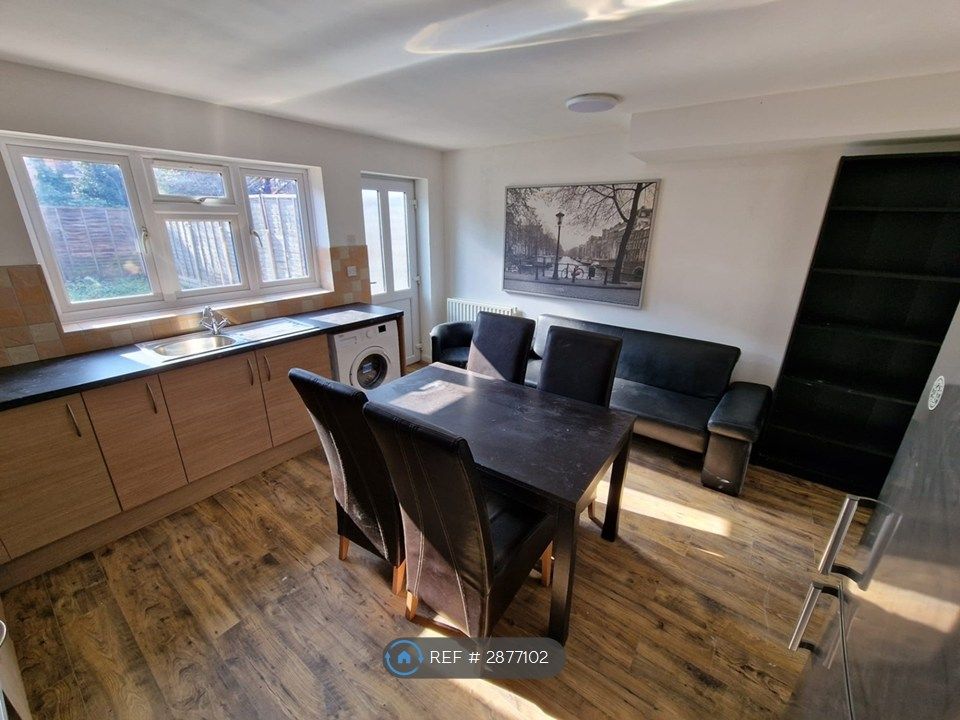 Property photo 3 of 31