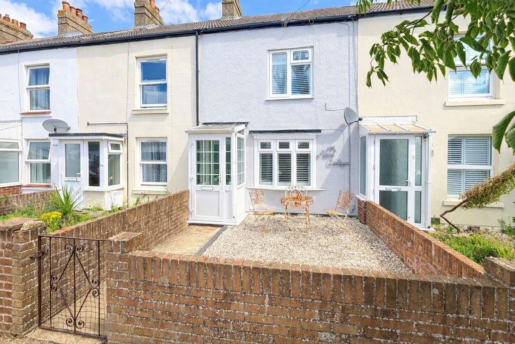 Property photo 1 of 18 Front