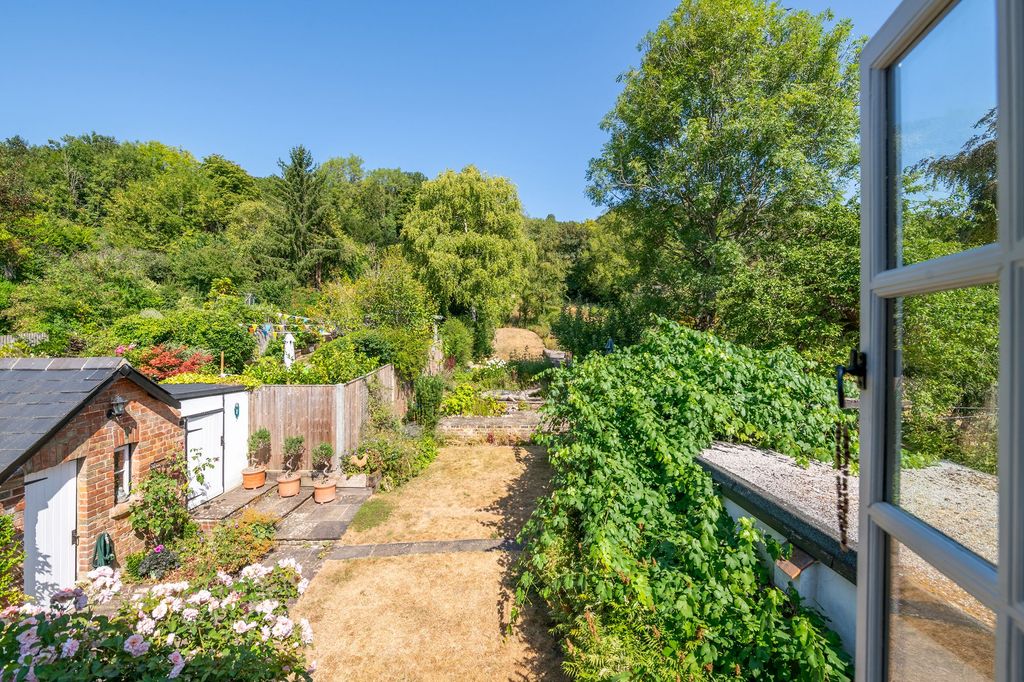 Property photo 2 of 37
