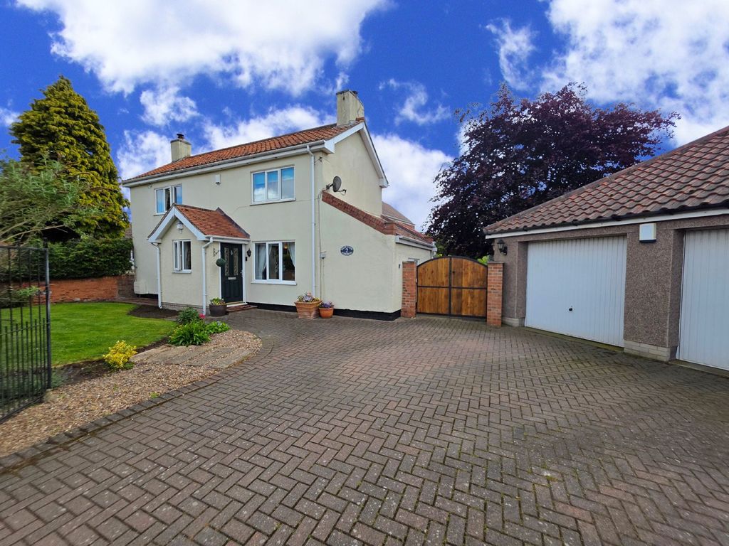 Property photo 1 of 32