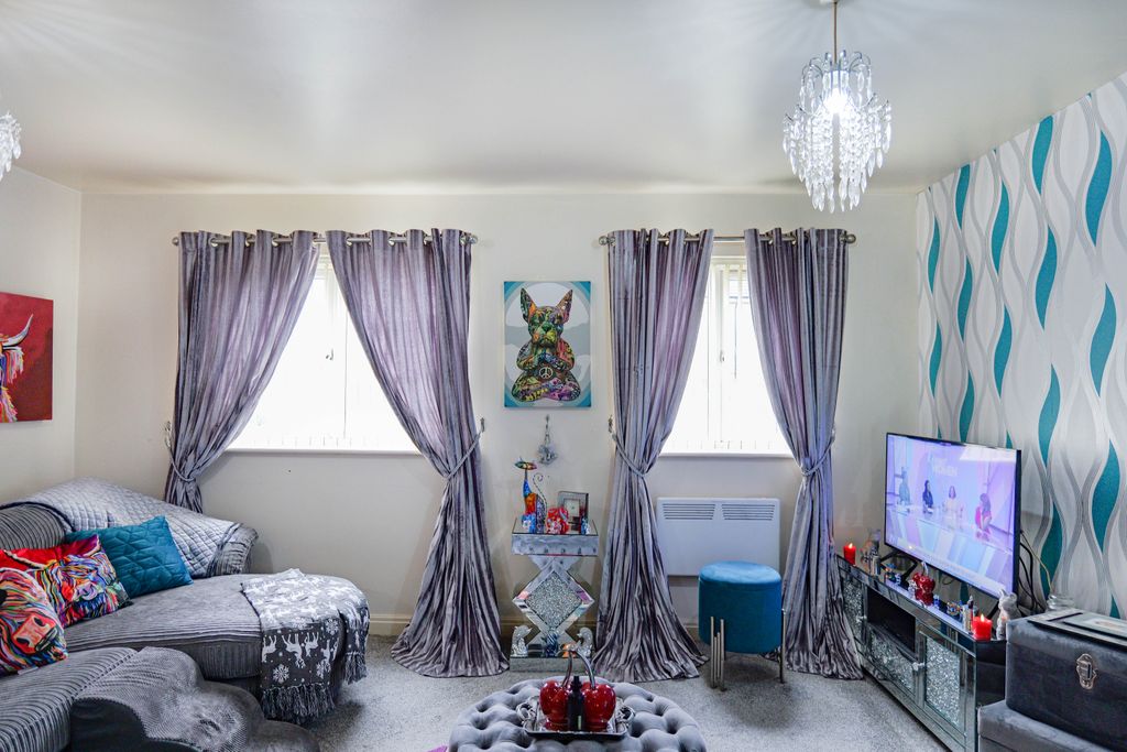 Property photo 2 of 22