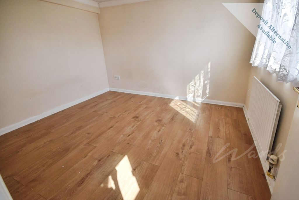 Property photo 2 of 8 Room 3 Stuart