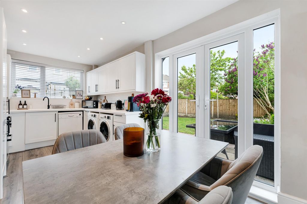 Property photo 3 of 19 1 Amanda Road-18.Jpg