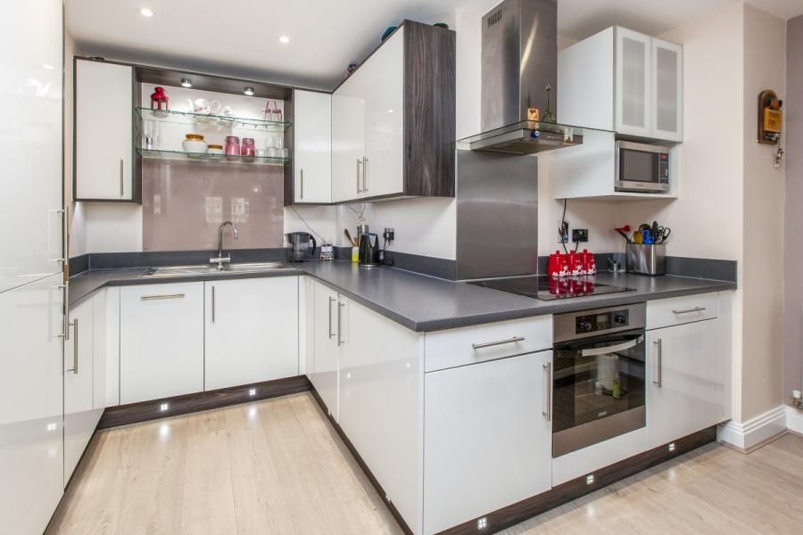 Property photo 3 of 14 Kitchen