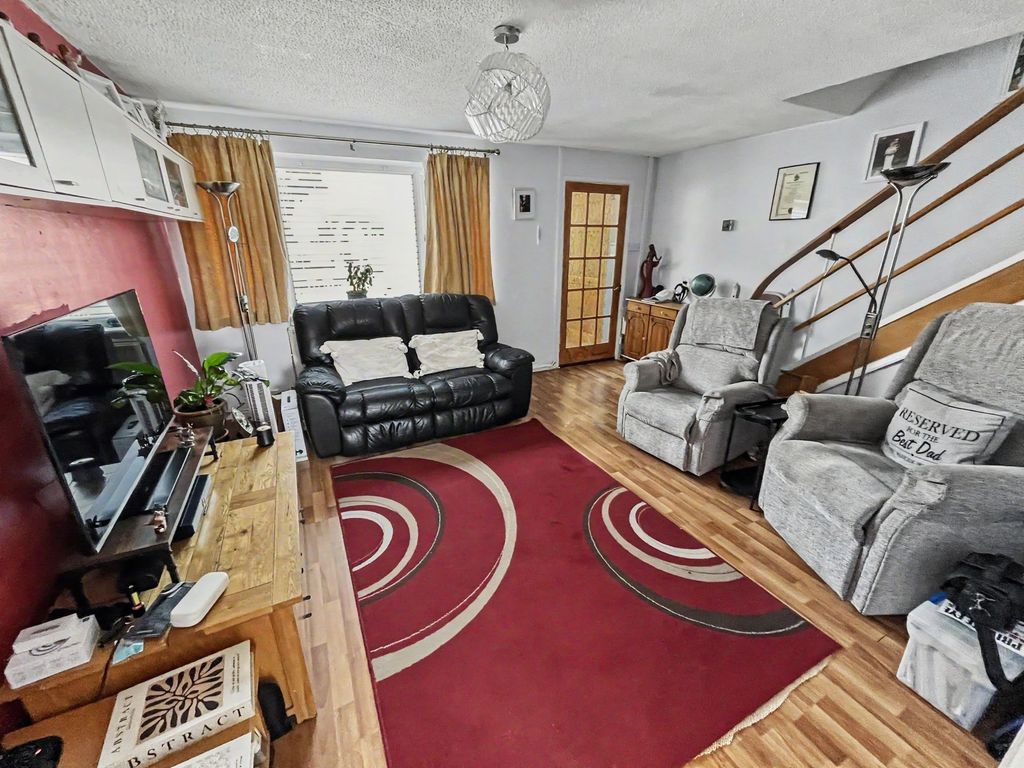 Property photo 3 of 19