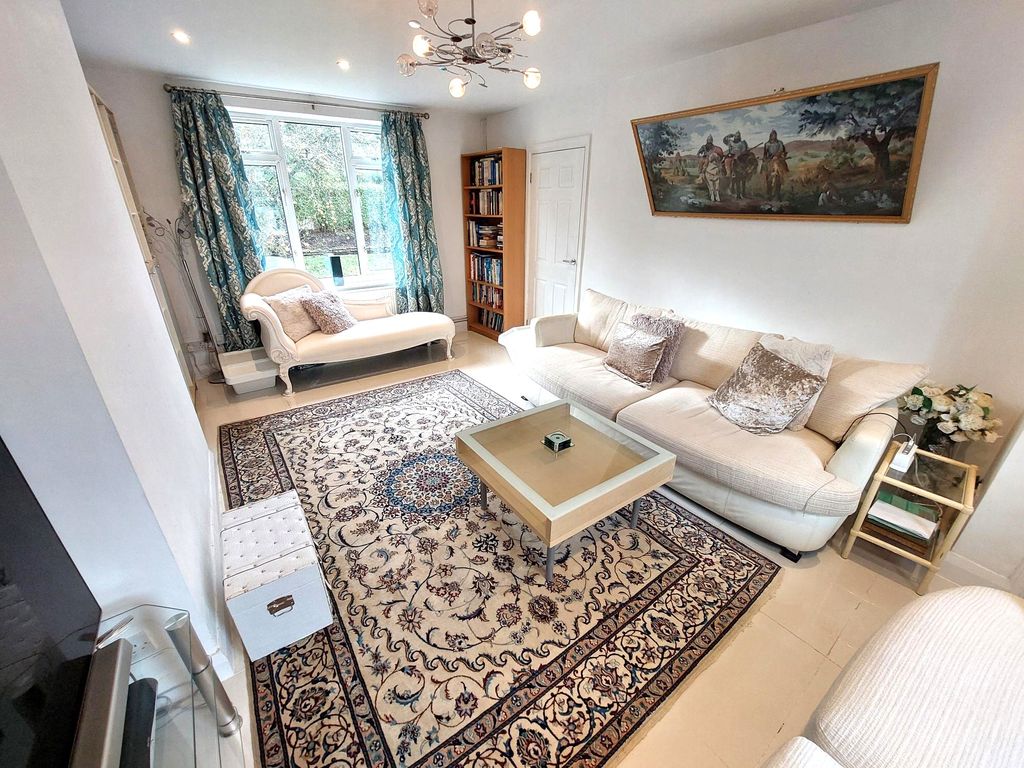 Property photo 3 of 19 20251110_111909