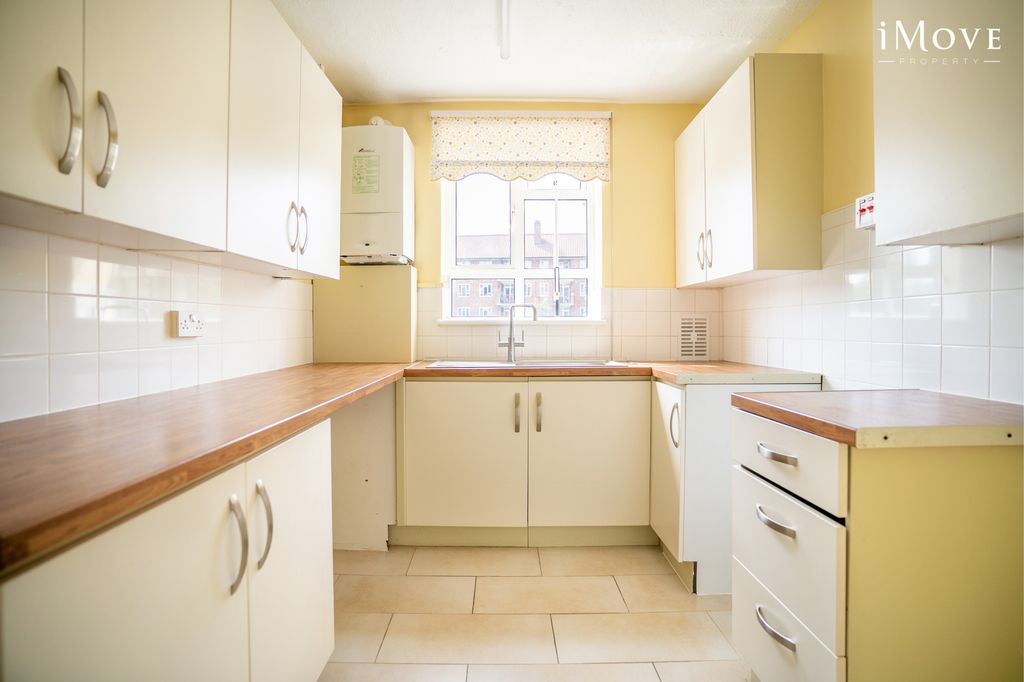 Property photo 3 of 12