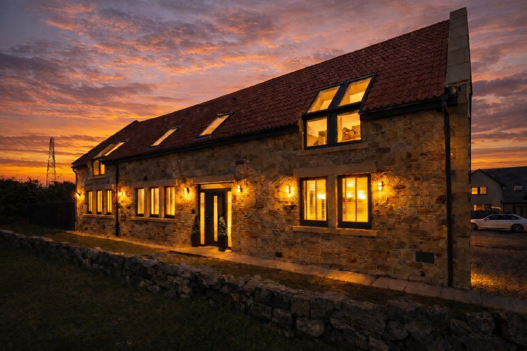 Property photo 2 of 32 Front External Sunset