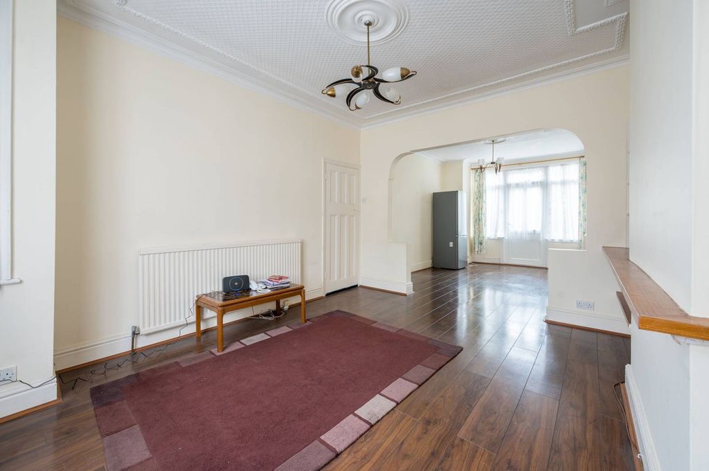 Property photo 2 of 7