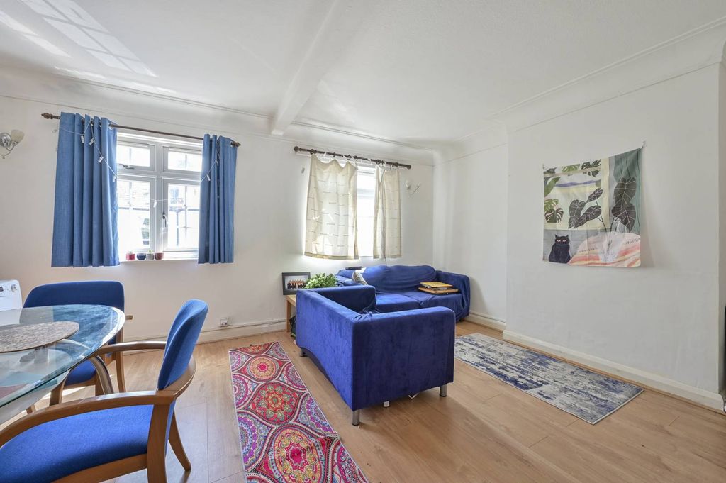 Property photo 2 of 7