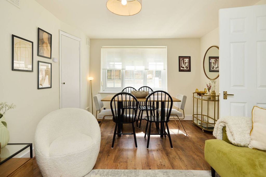 Property photo 1 of 30