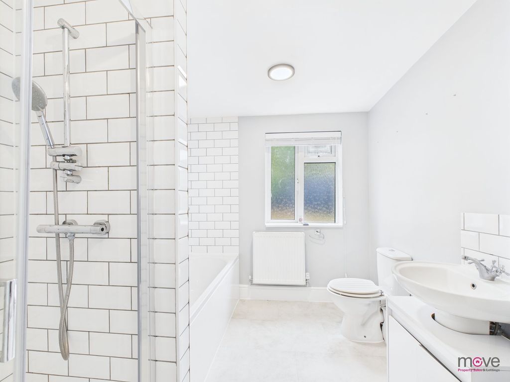 Property photo 3 of 12 Bathroom