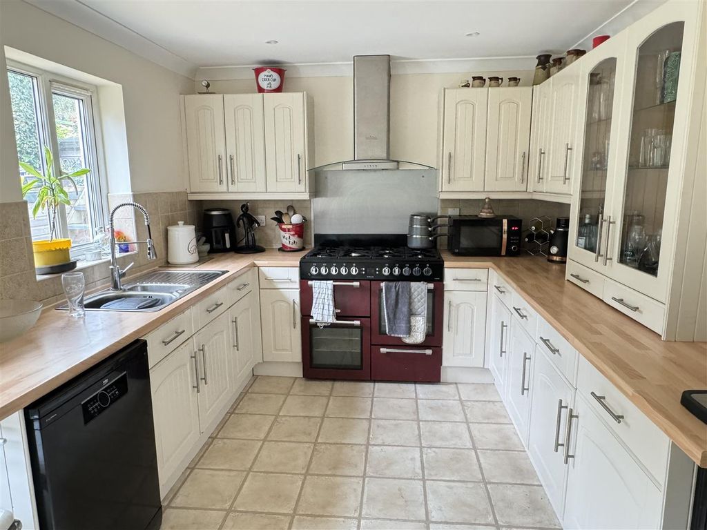 Property photo 3 of 38 Kitchen