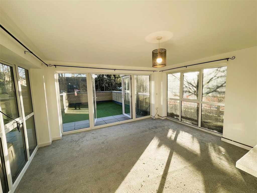 Property photo 2 of 14 7 Simco Court Lounge.Jpeg