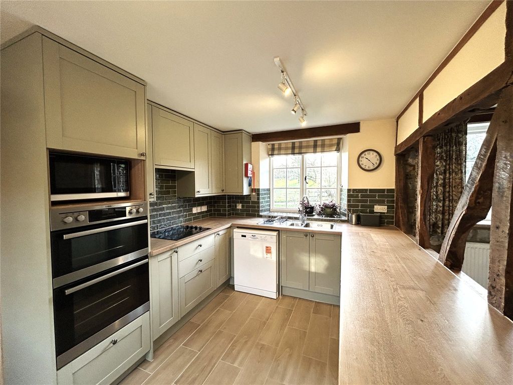 Property photo 3 of 19 Picture No. 28