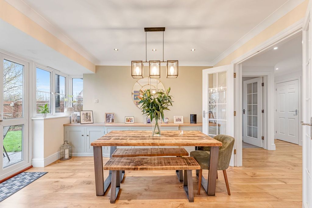 Property photo 3 of 38