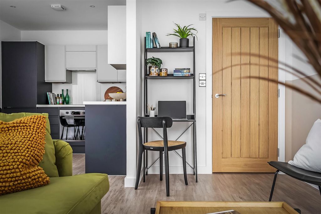 Property photo 3 of 10 Thornetts House, Leatherhead