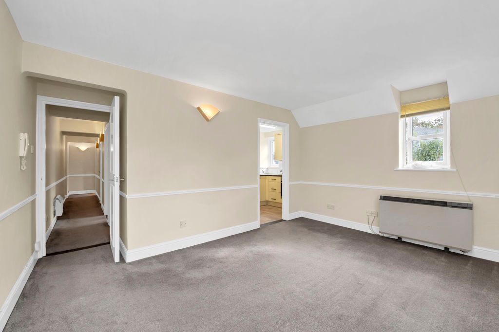 Property photo 3 of 10 Sitting Room