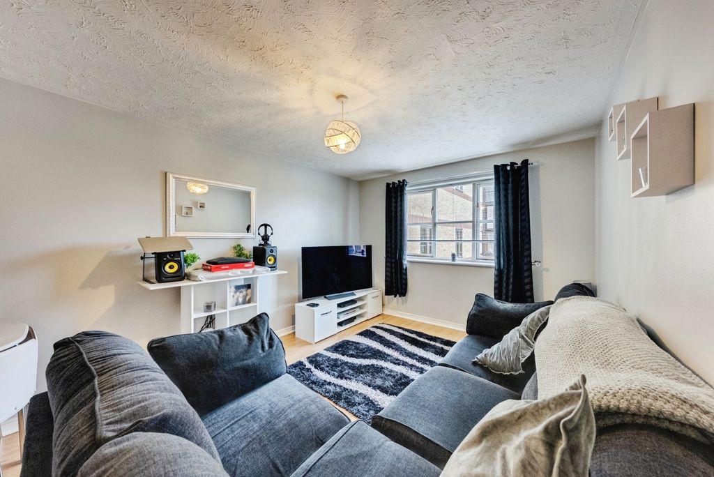 Property photo 2 of 16 Pbox-Img.Jpg