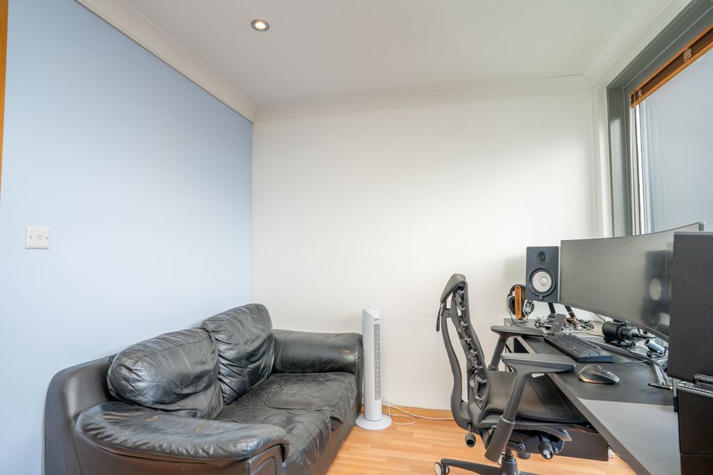 Property photo 1 of 10 W6157