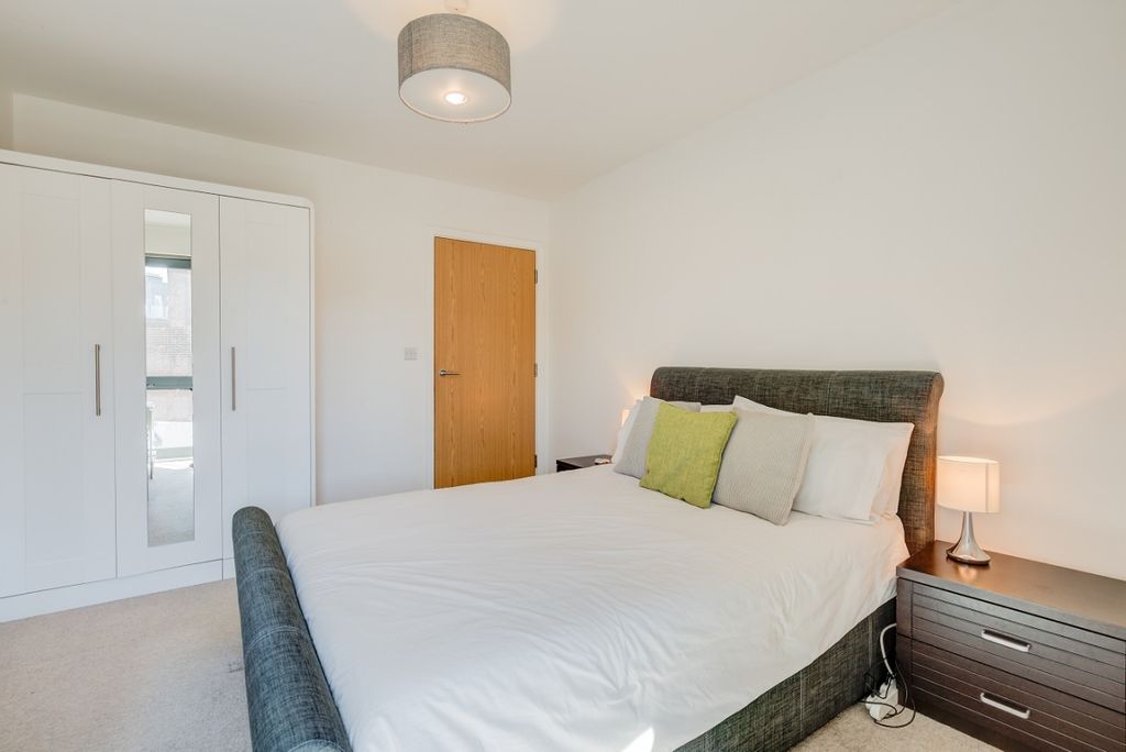 Property photo 3 of 6 Flat 5 Bronnley Cour