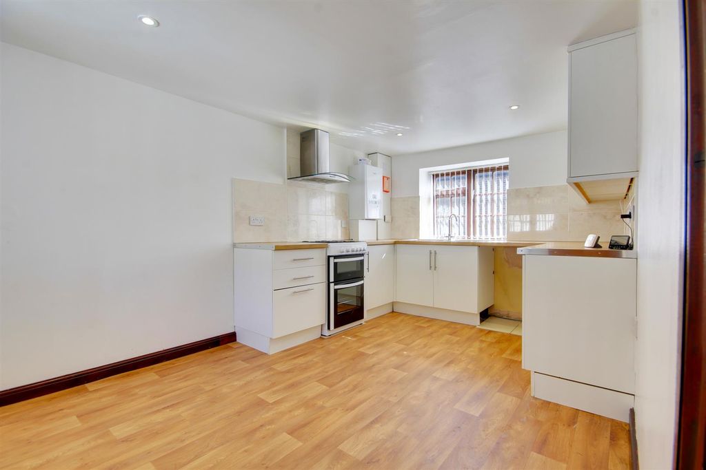 Property photo 2 of 13 Img_4083-Img_4085.Jpg