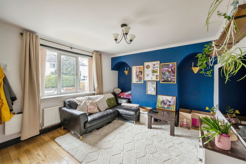 Property photo 3 of 13