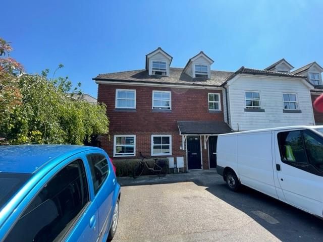 Property photo 1 of 8 9 Wealden Front.Jpg