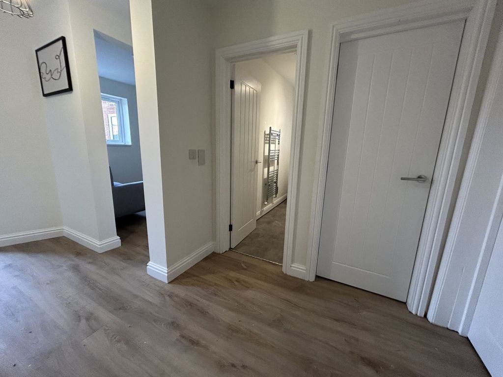 Property photo 1 of 15 A Bright And Tidy Hallway That Welcomes You Into T...