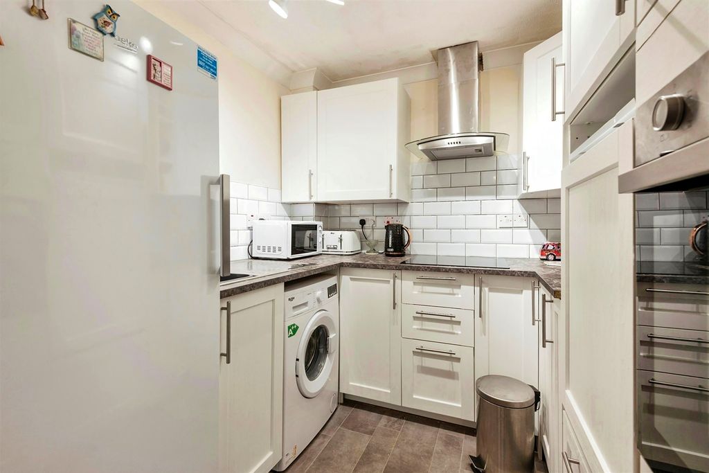 Property photo 3 of 13
